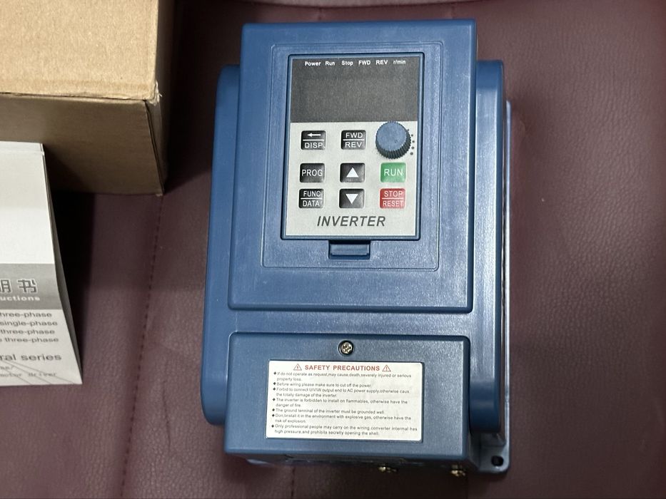 Трифазен инвертор 1.5 KW AT3-1500x ЧИСТО НОВ - НЕУПОТРЕБЯВАН