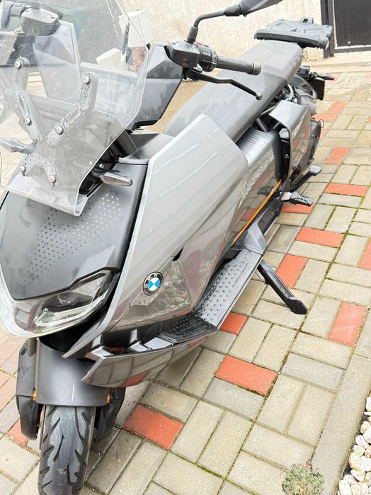 Vand scuter BMW CE 04 electric