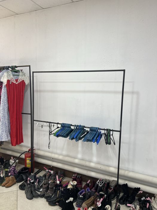 Продаются витрина полки