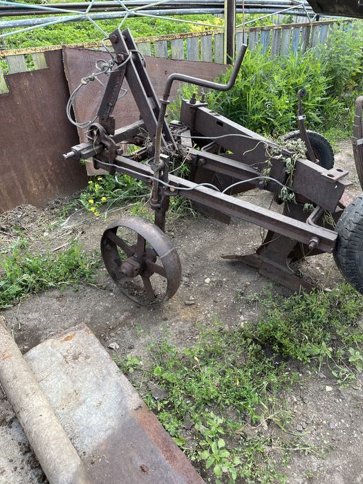 Продам плуг 2-х корпусной