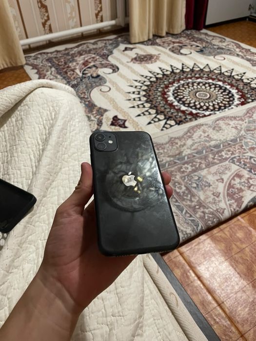 Айфон 11 70к срочно