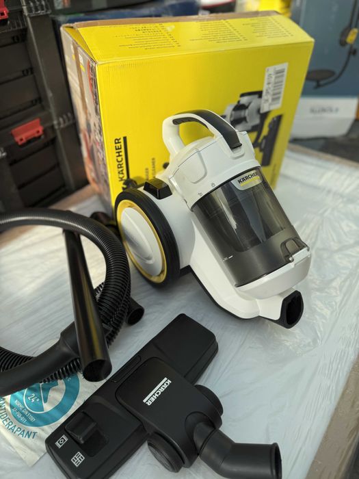 Aspirator fara sac Karcher VC 3, 700 W, recipient 0.9 l filtru HEPA 13