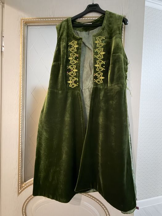 Кажекей екі жағынпн байлайтын