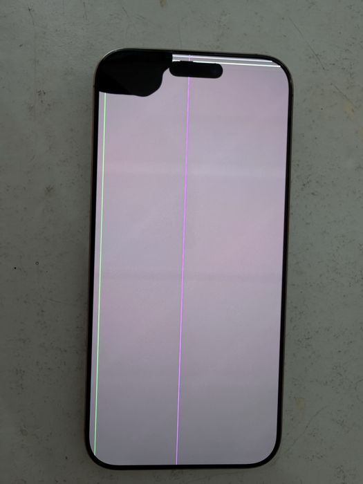 Iphone 16 pro max экранда паласа билан