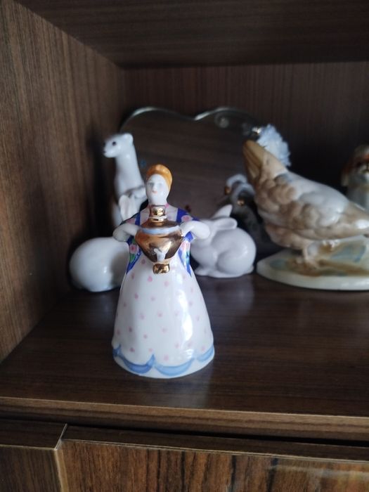 Антикварная статуэтка