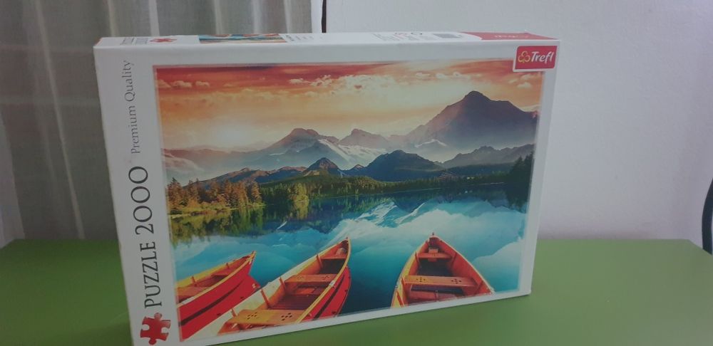 Puzzle 2000 cu piese utilizat