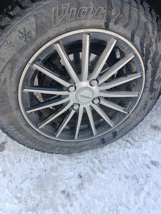 Продам диски vossen вместе с резиной