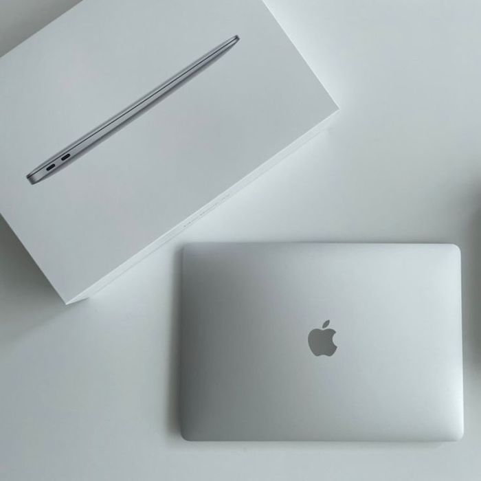 Macbook M1 Air 8/256