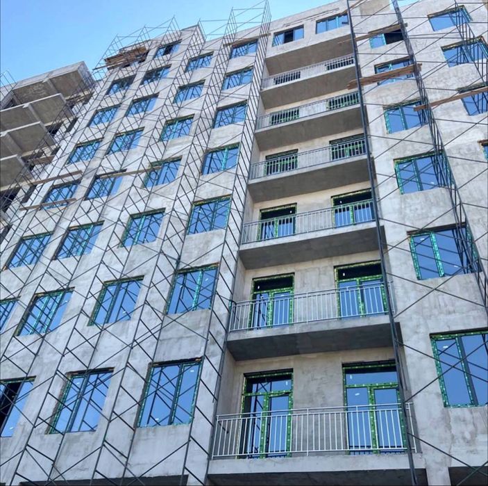 Dom sotiladi uch xona 97/kv makatb klinika sadik xamma narsa yonida