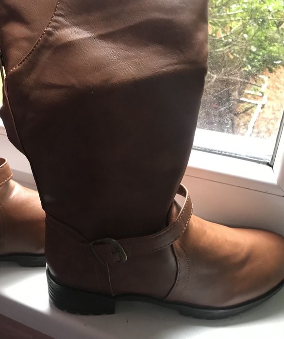 Продавам дамски ботуши