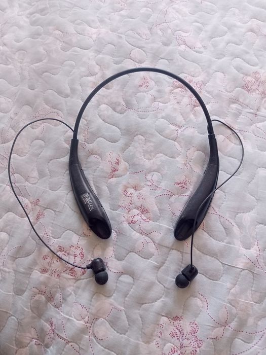 Беспроводной наушник