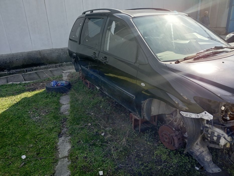 Mazda MPV на части