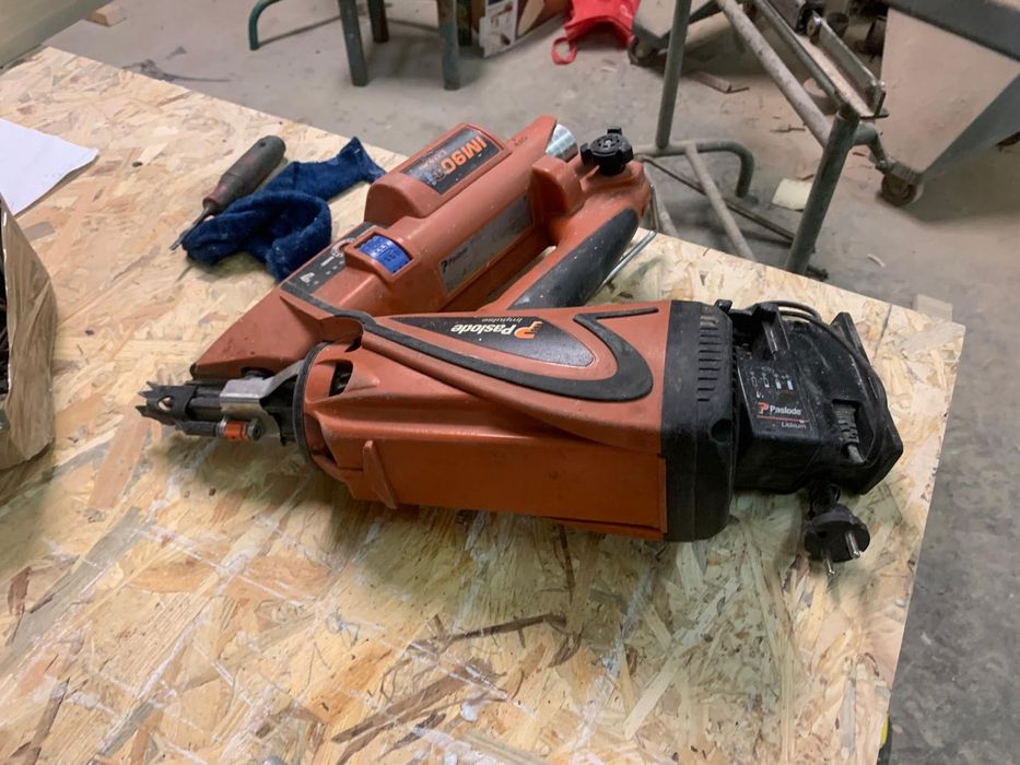 Pistol cuie Passlode