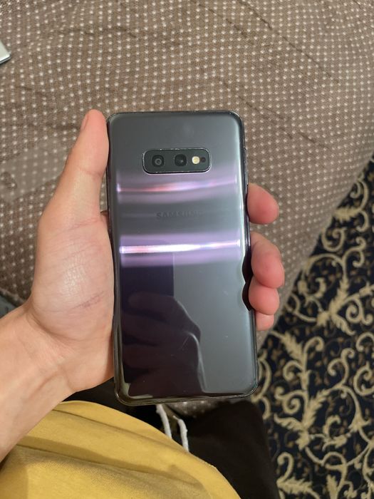 Самсунг с10е продам