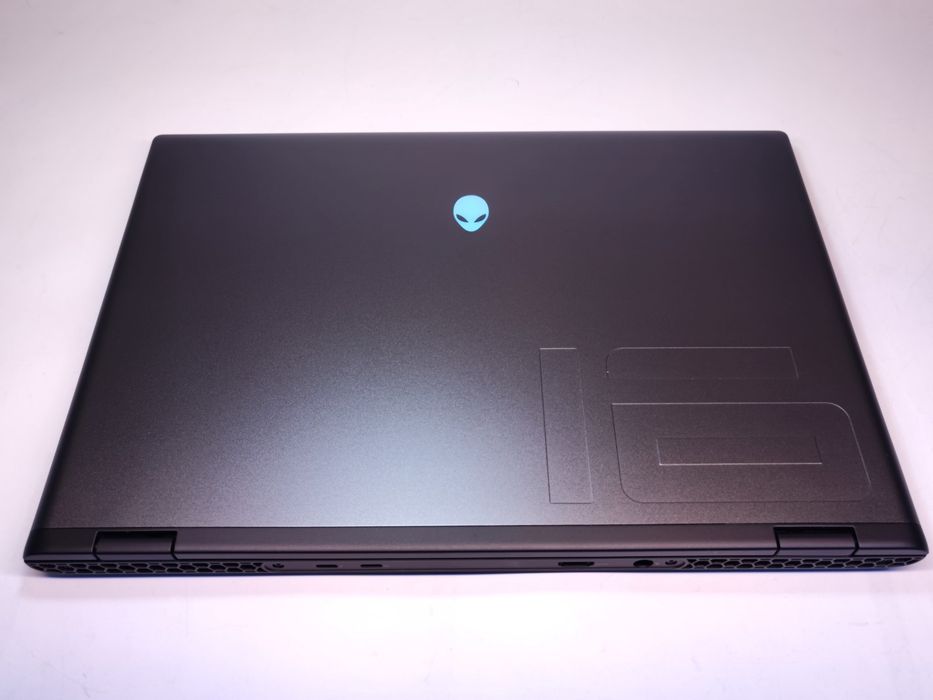 AlienWare M16 R2 Ultra 9 185H RTX 4070 (8GB) SSD 1TB/32GB | #D91759