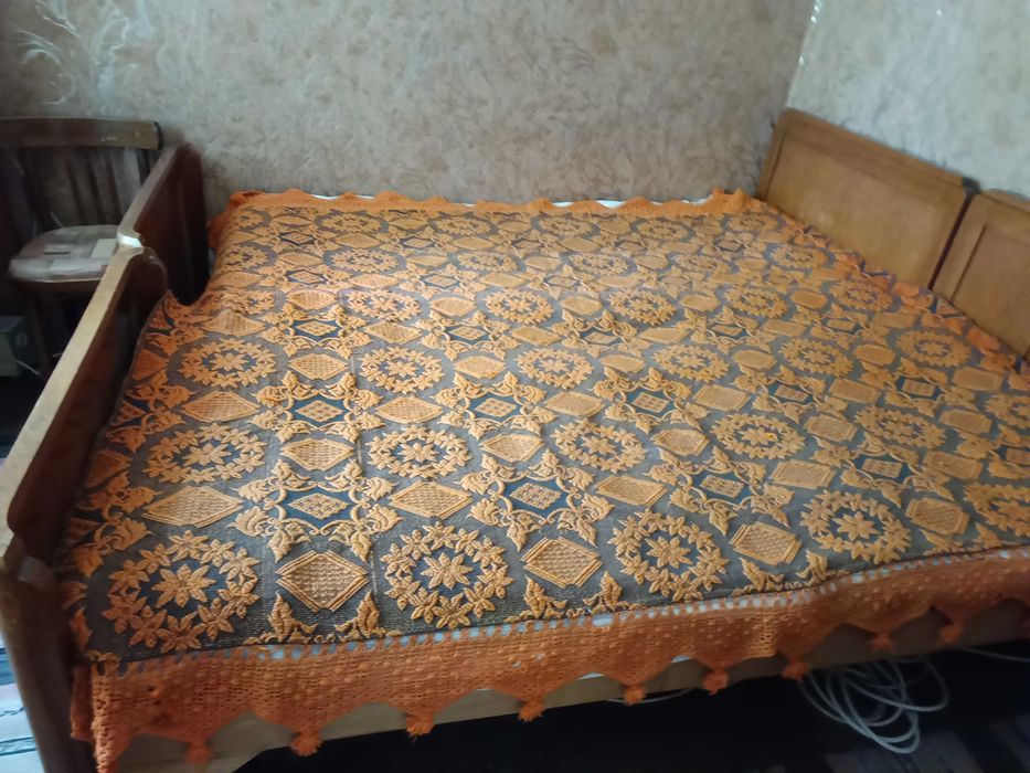 Спалня, дърво, пружини