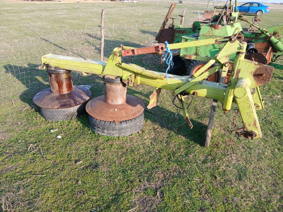 Vând tractor Renault 681S