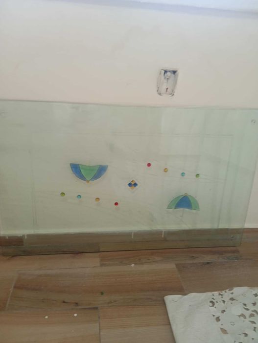 Стъклена кухненска маса