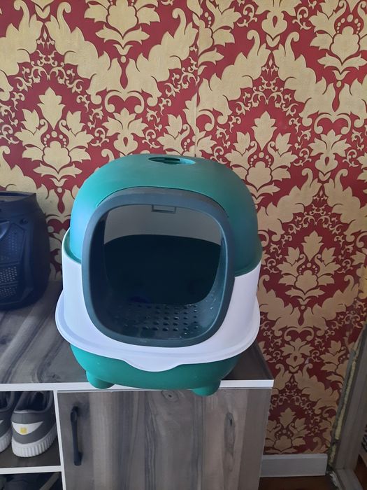 Латок для кошки новыи