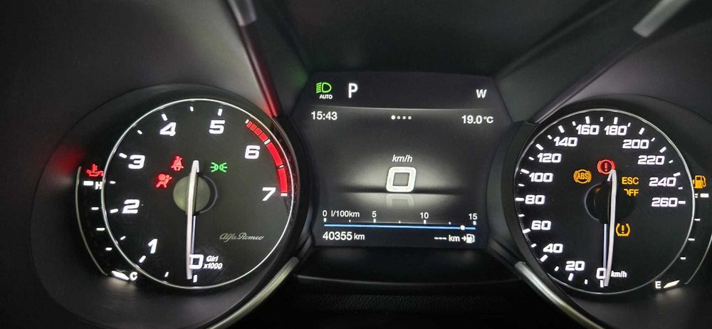 Alfa Romeo Giulia 2.0 Turbo AWD AT8 Veloce