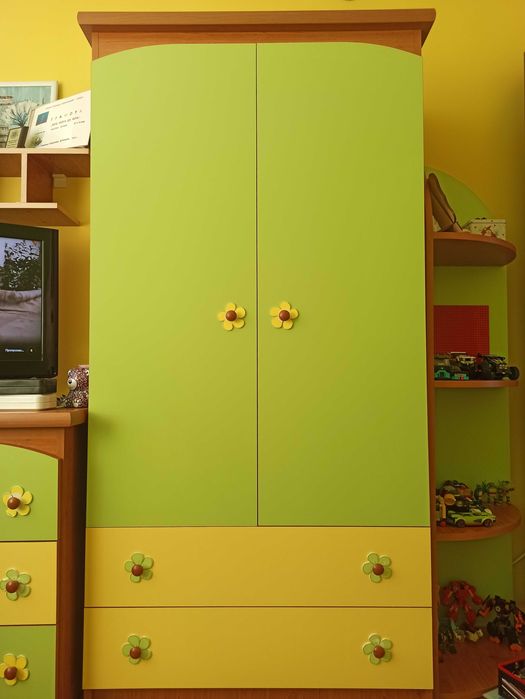 Юношеско обзавеждане