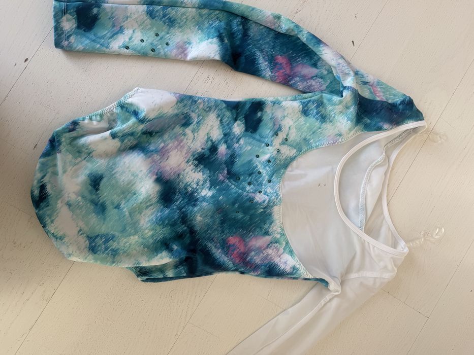 Costum gimnastica fete