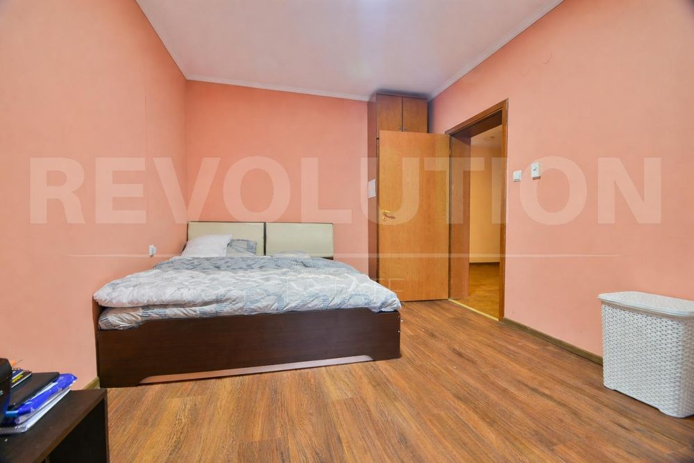 Продава се Тристаен апартамент в София, Манастирски ливади - 101 кв.м за 1995 €/кв.м - Снимка #2