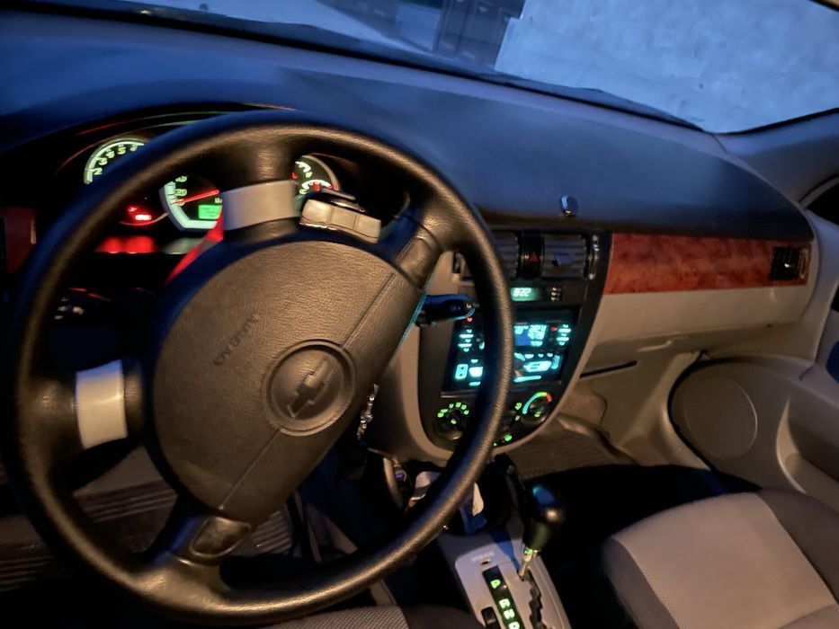 Lasseti 1.8 2011 yil  yurgan masofasi 150.000km optra fara moshina