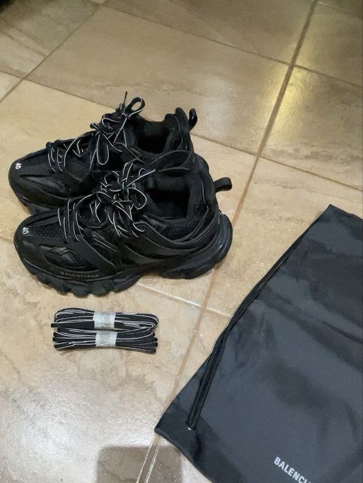 Balenciaga track