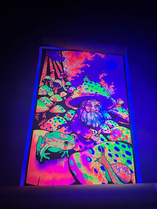 Postere UV ultraviolet