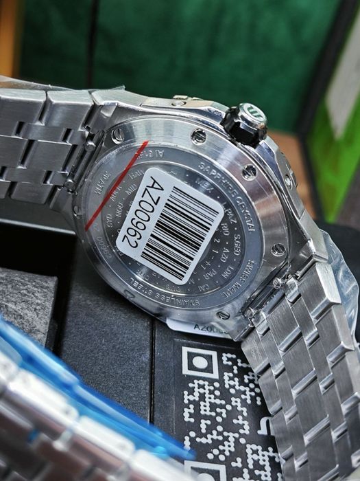 Швейцарские часы Maurice Lacroix Aikon Venturer GMT, механика