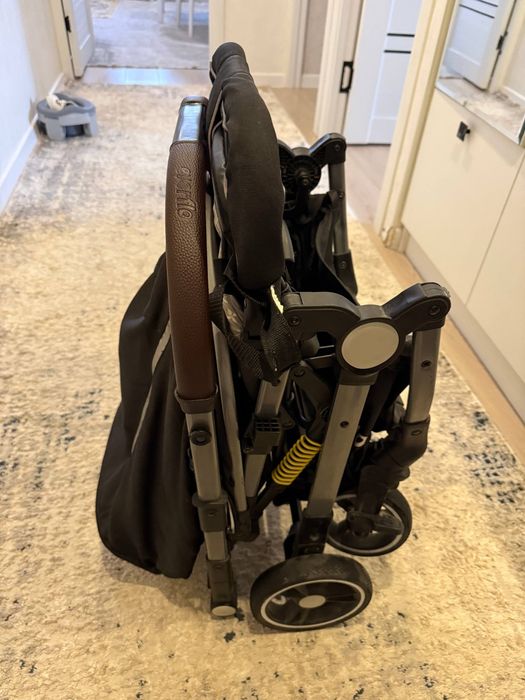 Коляска детская прогулочная