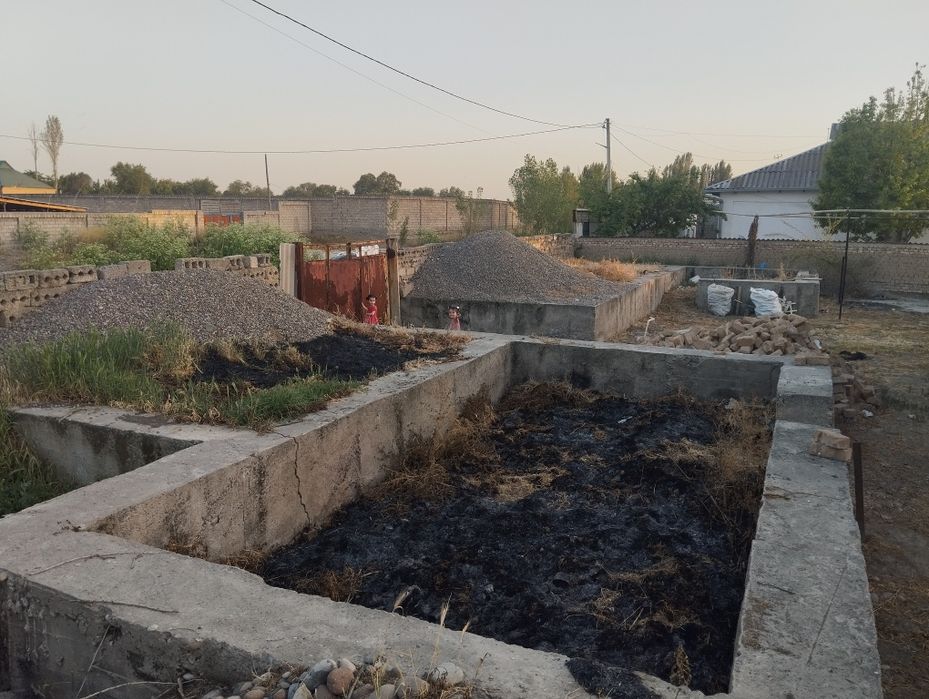 Участка сотилади. 9 соток