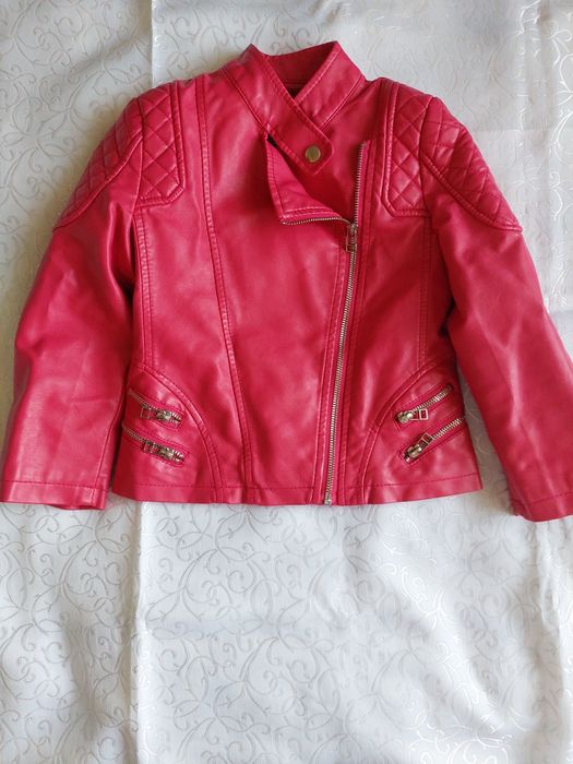 Курточки на девочку