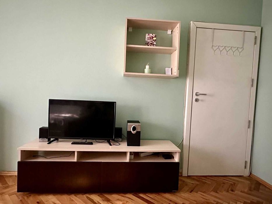 Двустаен апартамент под наем | Каменица 1 | До Малката базилика | 200€