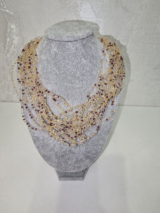 Воздушное колье из бисера