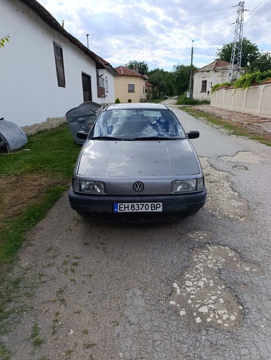 Продавам Фолксфаген Пасат