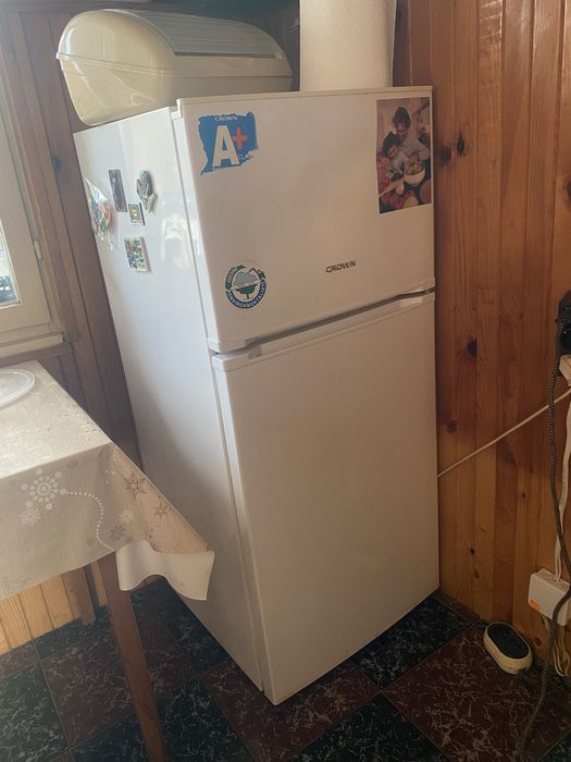 Продавам хладилник Crown GN 2303 – отлично състояние