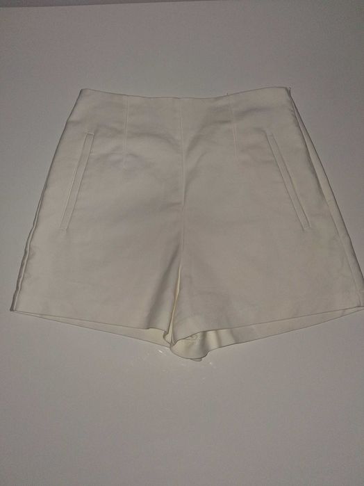 Бели къси панталонки ZARA