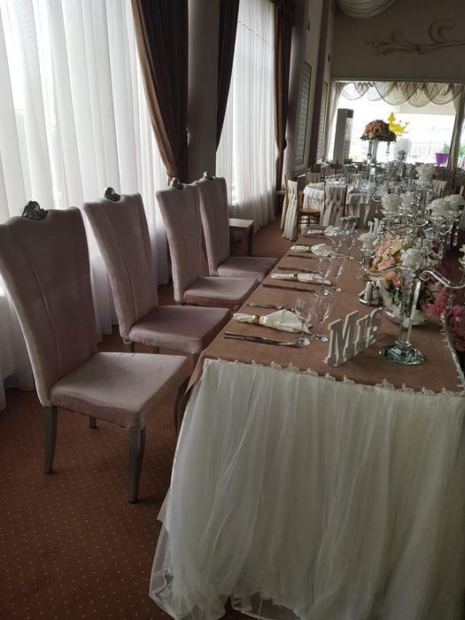 Scaune si mese de inchiriat