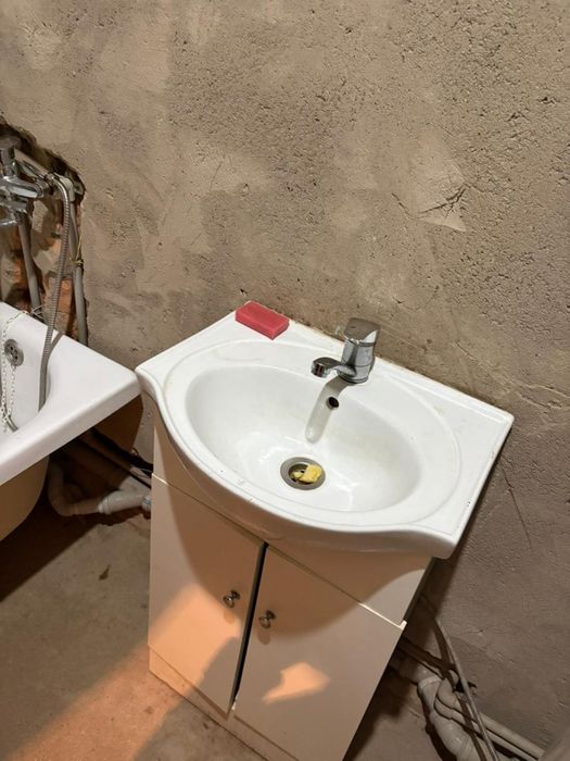 Продается унитаз  ванна раковина