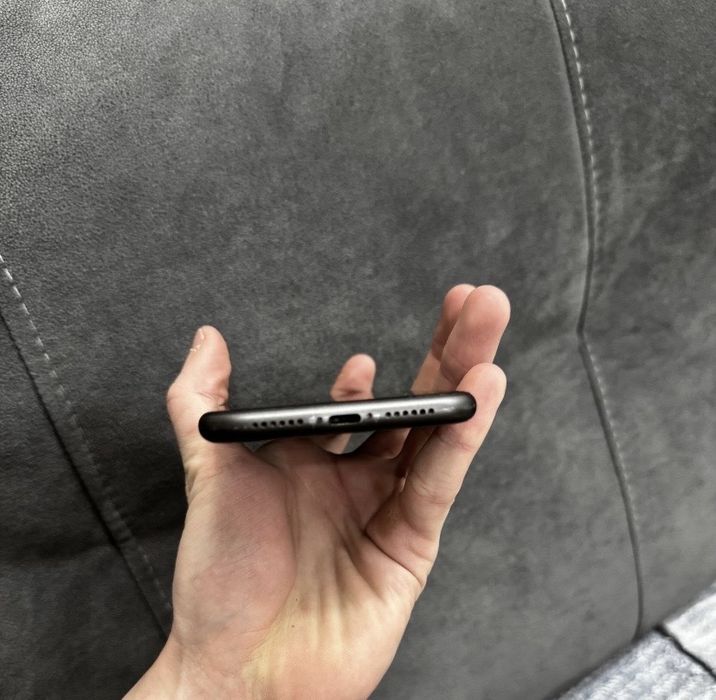 Продам айфон 11 на128 акб 71