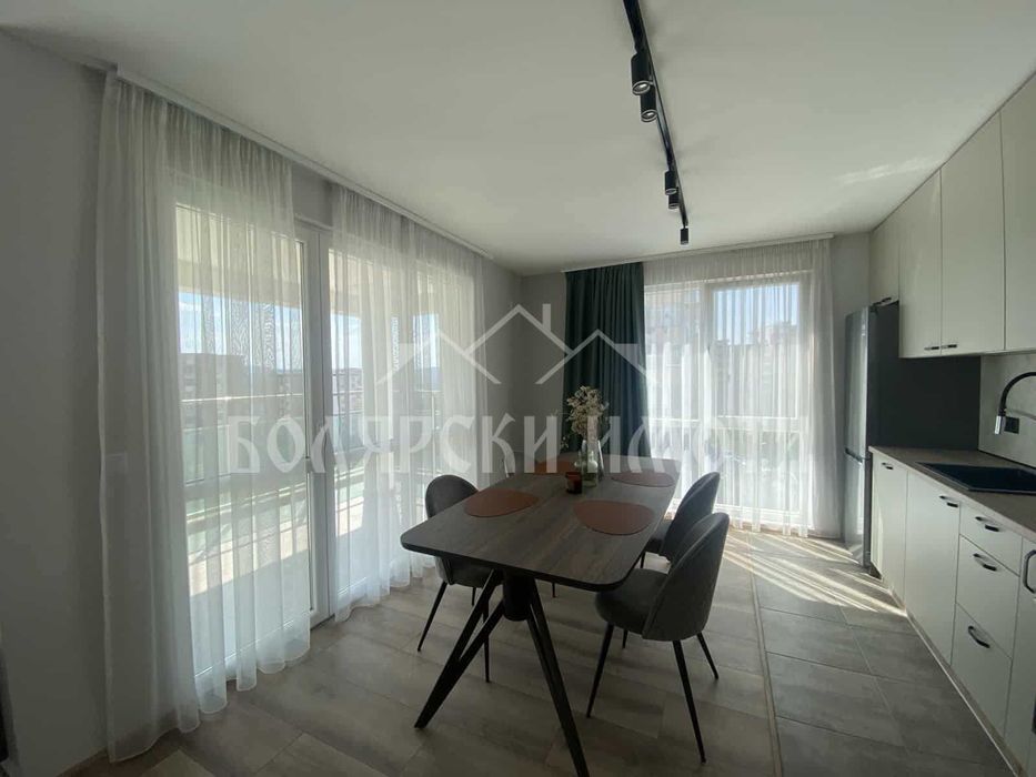 Продава се Тристаен апартамент в Велико Търново, Акация - 136 кв.м за 1912 €/кв.м - Снимка #4