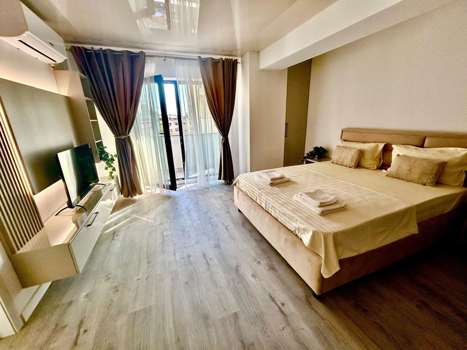 Regim hotelier Adamant Towers