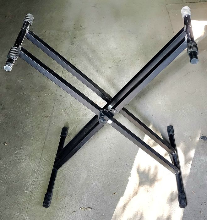 Регулируемая стойка подставка под синтезатор