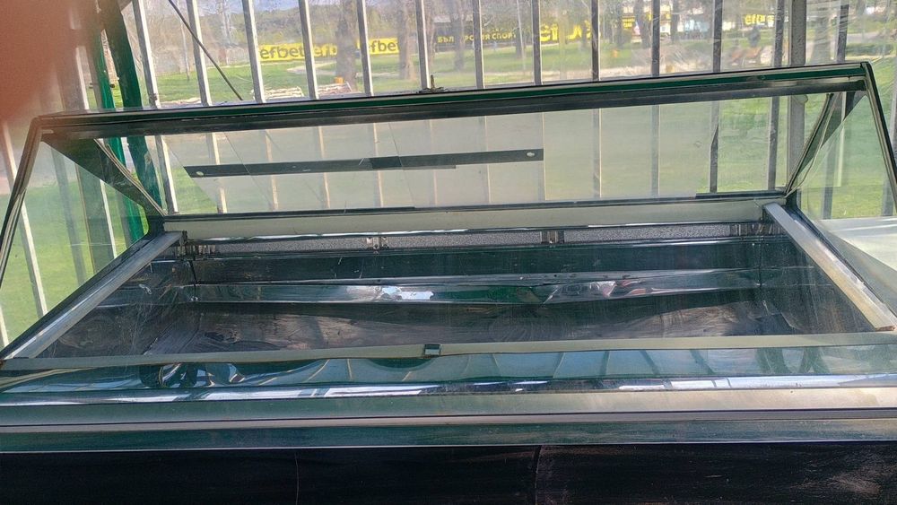 Минусова витрина за сладолед висок клас!