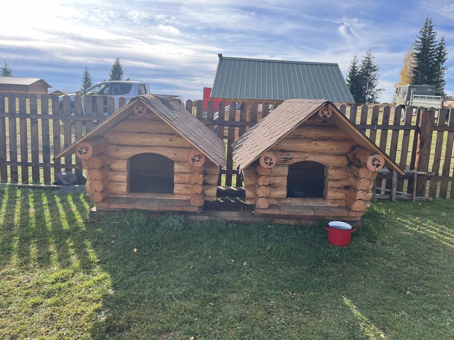 Cusca de caine din lemn rotund