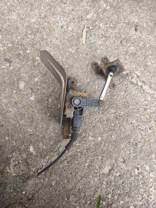 Cântar punte spate pentru faruri xenon Volkswagen Passat B6