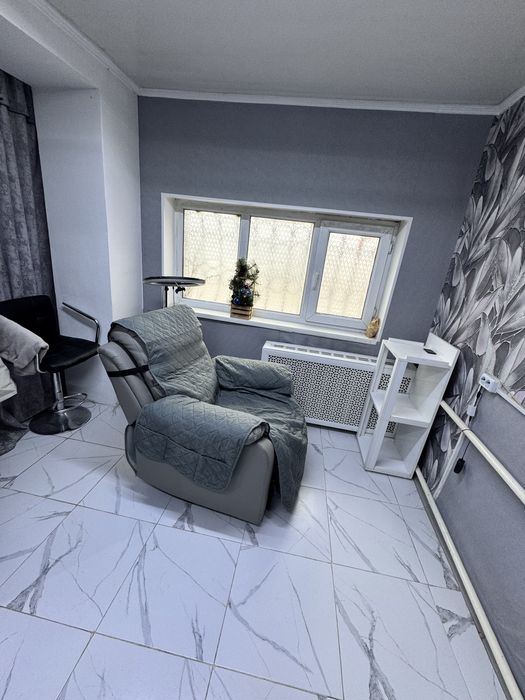 Парихмахер или майкап с сдам место