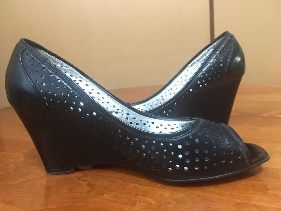 Туфли женские чёрные, новые.